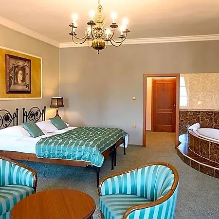 Boucek 4* Kroměříž